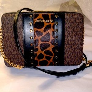 Michael Kors EW Lg Giraffe xbody bag